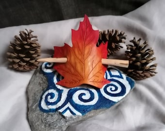 Herfst rode esdoornblad haarclip lederen haarclip | Elfenfee Druïde Keltische fantasie Sca Larp