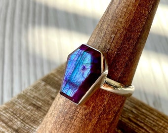 Size 8 Gorgeous 925 Sterling Silver Flash Labradorite Gemstone Coffin Ring Healing Crystals Healing Stones Reiki Chakra Boho