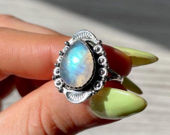 925 Sterling India Silver Rainbow Moonstone Gemstone Ring Size 8
