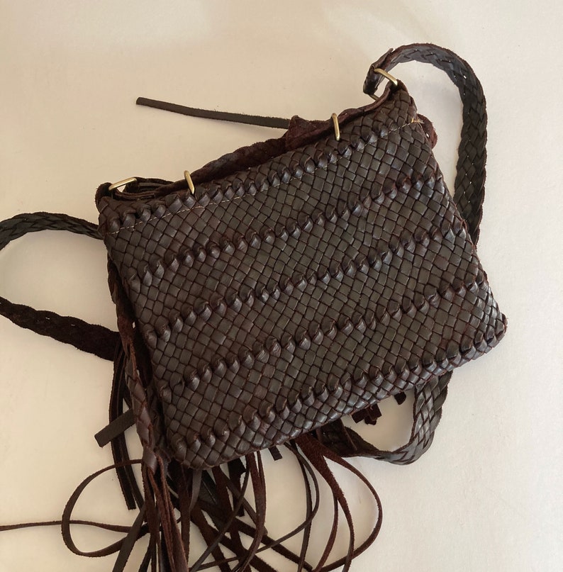 Vintage Leather Purse, Woven flap-top shoulder bag, Woven braided pattern finished with long fringes, Vintage western Purse, image 3