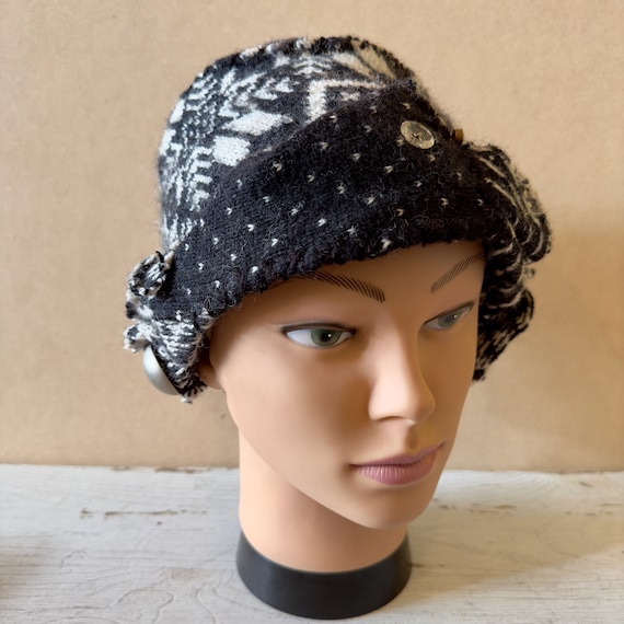 Champagne Pearl Elegance Wool Hat. Ooak Black Beret With Pearl Brooch Winter Hat Retro Hat Vintage  main image 4