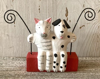 Cat and Dog photo holder, Wooden Pets Decor, Dog and Cat gifts, Hand painted wood and twisted wire photo holder, Pet photos holder