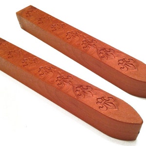 2 x Metallic Copper-Red Wax Stick (no wick with Fleur de lis pattern) wedding Invitation / Birthday Party / Party Gift Favor (ref : AK)