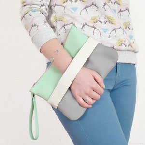 Vegan clutch bag Mint crossbody purse Vegan leather clutch purse with hand strap Small purse Evening bag Mint wristlet purse