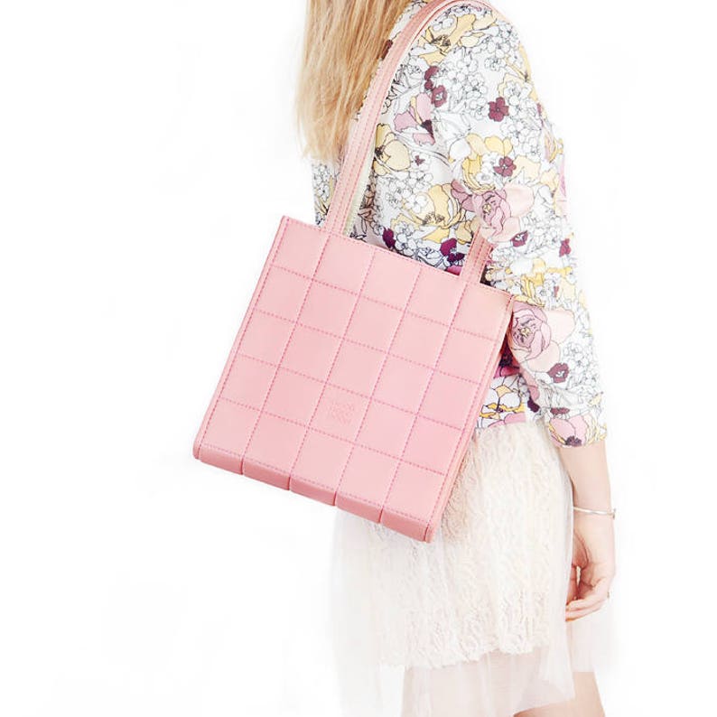 pink tote bag with zipper