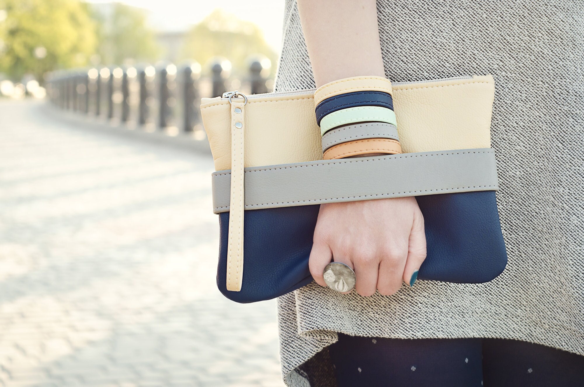 Clutch bag with wrist strap - Leather