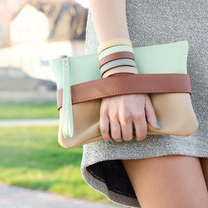 Vegan leather clutch bag Crossbody purse Evening clutch Vegan gift for women Small vegan purse Green clutch hand strap Blush pink purse image 6