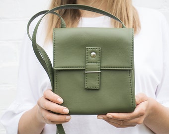 Small crossbody purse Vegan leather crossbody bag Mini crossbody phone purse Small cross body bag Vegan gift women Green small purse