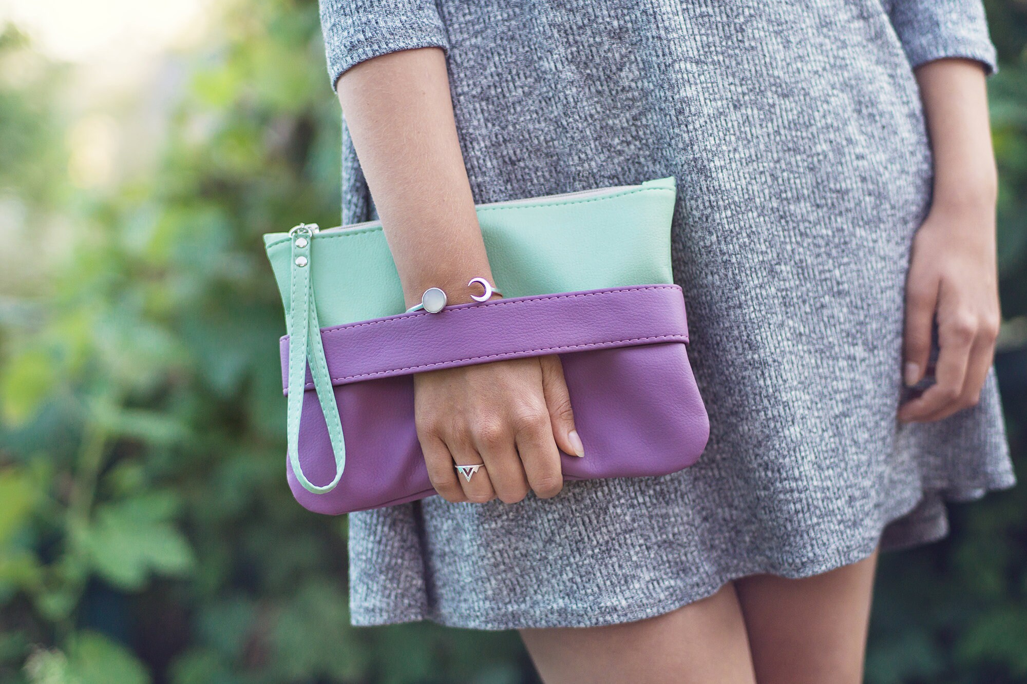 Pale lilac clutch bag deals