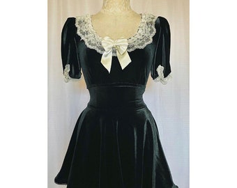 The Nita Dress- Velvet Babydoll: Vintage Inspired Cream Lace
