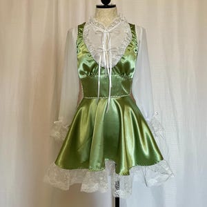 The Siouxsie Dress in Mint