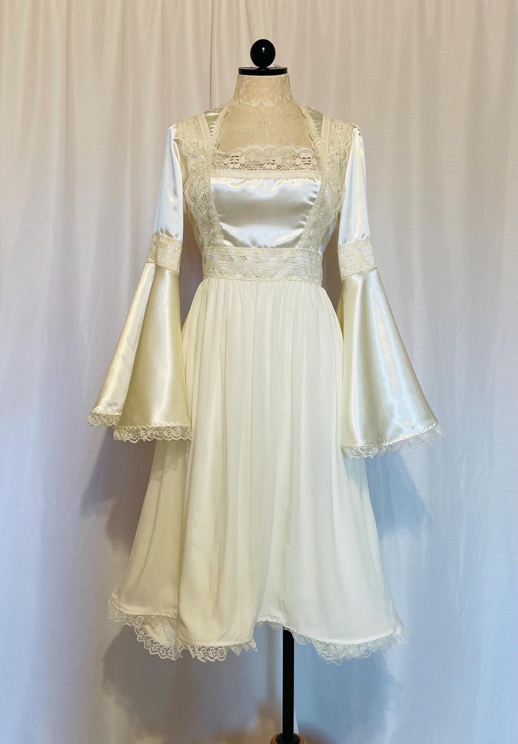 alfred shaheen vintage dress 1950s ALFRED SHAHEEN Floral Hawaiian Halter Dress