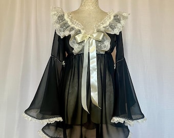 Vestido Penny - Vestido babydoll de gasa con mangas acampanadas: estilo retro con encaje francés y lazo de satén