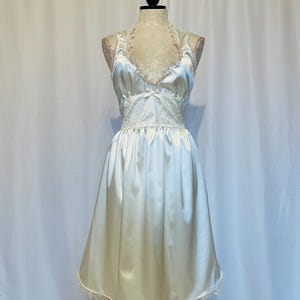 The Jenny Dress- Vintage inspired cream sweetheart dress wedding
