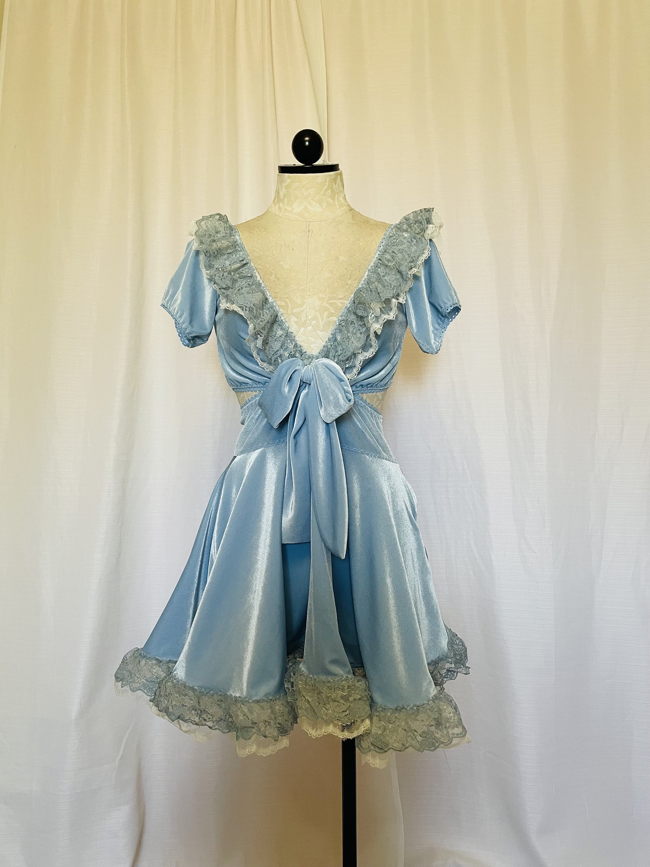 blue babydoll dress sabrina carpenter Green Brandy Melville Wrap Dress – Zoehify main image 0