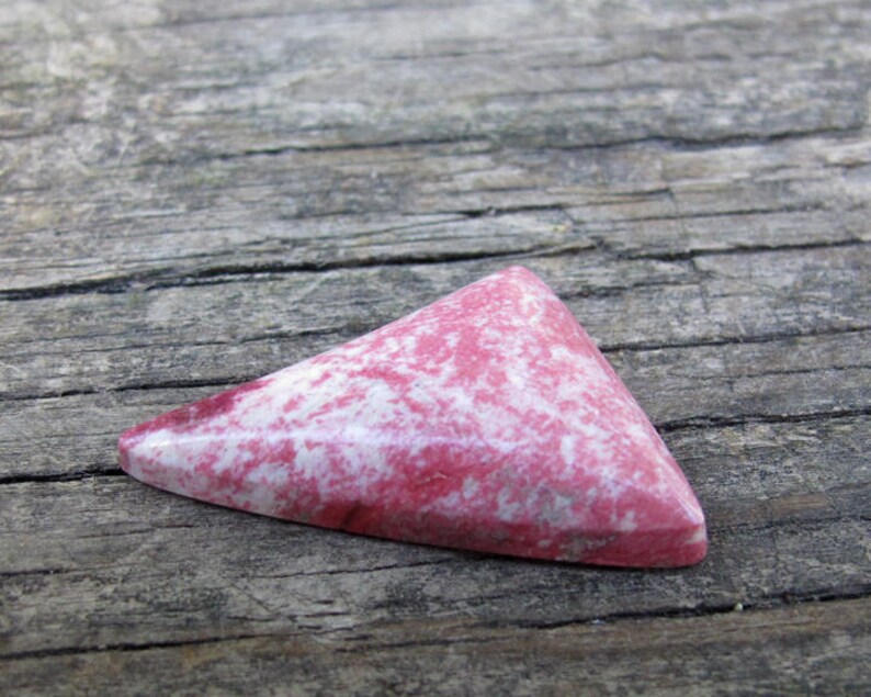 RARE Norwegian Thulite Cabochon Strawberries and Cream Pink Stone Pendant Stone Freeform Triangle Designer Cabochon Natural Stone Cabochon