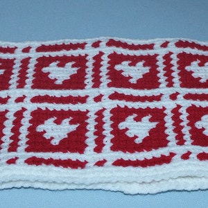 Hand crocheted cowl with hearts perfect for valentine's day image 4