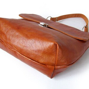 Catherine the Great caramel leather bag image 3