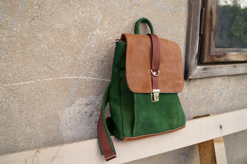 Vagabond BACKPACK green leather image 4