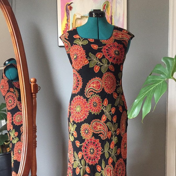 1990s 100% Silk Warm Tones Paisley Floral Print Bias Cut Lined Midi Dress by Harold's. Cap sleeves, square neckline, scalloped edges. sz 6