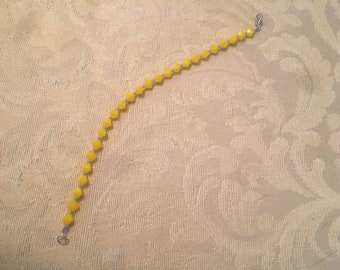 Hand Beaded Modern Art Deco Vintage Beads Bracelet - Lemon Yellow and Lavender. Lobster Claw Clasp. 3D Octahedron Beads