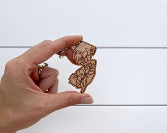 Llavero violeta de Nueva Jersey - Regalo de Nueva Jersey - Regalo del estado natal - Llavero con la flor del estado - Llavero personalizado