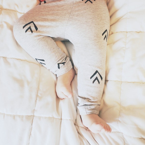 Baby Leggings- Grey Double Arrow Print