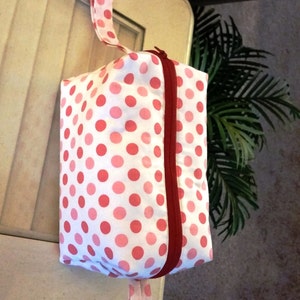 Zippered box pouch, washable makeup bag, zippered toiletry storage, handmade makeup bag, cute travel bag