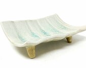 Japanese Ceramic Saucer with leg, Kasen/Hiroshige Kato (霞仙／加藤裕重), Wafu design with pale green and white grazed in cracking design.