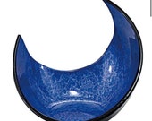 Japan made, beautiful earth blue half moon shape kokedama saucer , cracking design and grazed. It is good saucer for small Kokedama.