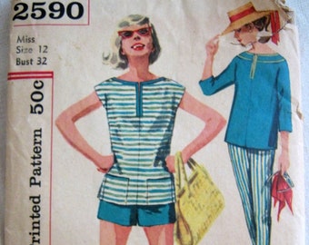 Uncut Vintage 50s Simplicity Pattern # 2590 Sportswear Ensemble TUNIC Top CAPRIS and SHORTS Bust 32" Waist 25"