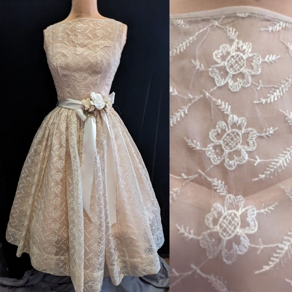 Vintage 50s New Look Era DRESS of SHEER Embroidered Organdy over Taffeta slip w. SWEETHEART Neckline, Full Skirt ~Bust 35"