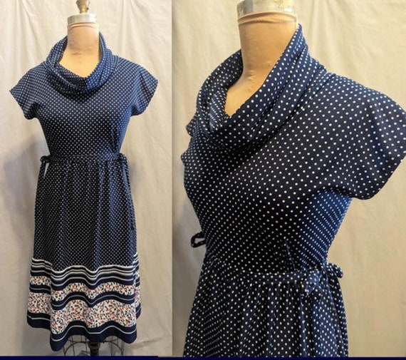 Vintage 70s KNIT Dress Polka Dot With Shaping Sid… - image 1