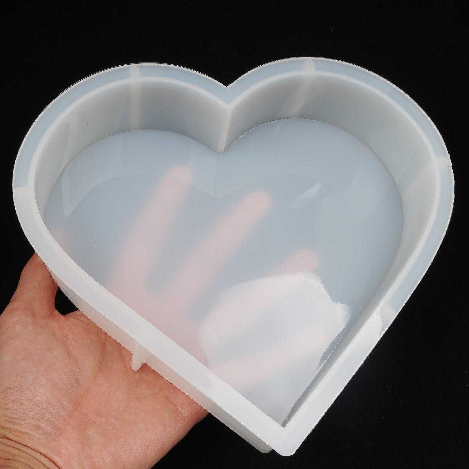 Large silicone heart mold clearance