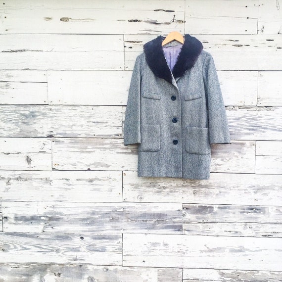 60's fur collar mid length wool jacket • S / M
