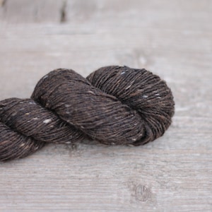 Soft merino yarn Tweed yarn 100g, 50g or 25g Donegal Soft merino tweed Merino wool Hand knitting yarn Brown tweed yarn 5513 Caragh
