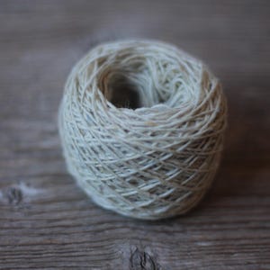 Donegal Soft Merino Tweed Garn, Naturweiß, Handstrickfarbe 5507 Swilly