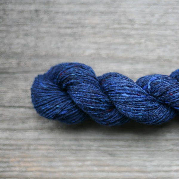 Tweed yarn 100gr, 50gr or 25gr mini skein Donegal Soft merino tweed Merino wool Hand knitting yarn Bright blue tweed yarn 5527 Roe