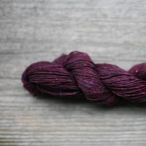 Tweed yarn 100gr, 50gr or 25gr Donegal Soft merino tweed Merino wool knitting wool Hand knitting yarn Dark purple tweed yarn 5538 Fitzgerald
