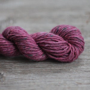 Donegal Kilcarra Tweed Garn 100gr oder 50gr Kuchen/Wolle Reines Schurwollgarn Handstrickgarn Aran Tweed 4736 Rosa