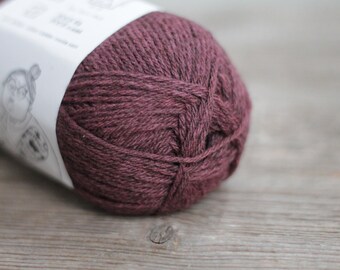 Retrosaria Rosa Pomar Pegulhal fingering weight yarn natural