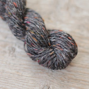Donegal Killcara Tweed yarn 100gr or 50gr cakes or cone Pure new wool yarn Hand knitting yarn Gray tweed Aran tweed 4801 Laghey