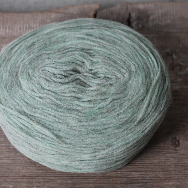 WoolDreamers unspun wool yarn Manchelopi preyarn color Verde light green