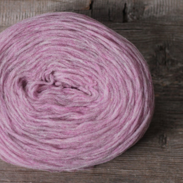 WoolDreamers unspun wool yarn Manchelopi preyarn color Manchelopi Rosa light pink