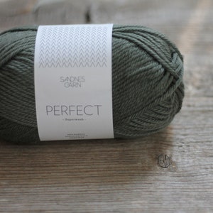 Sandnes Garn PERFECT DK weight Superwash sock yarn 50g Color 9071 olive green
