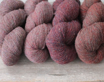 Dundaga natural wool yarn 6/1 Lace weight fingering non superwash rustic wool yarn with tweed effect