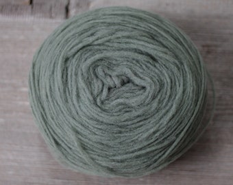 Unspun wool pre yarn Untwisted wool yarn Pencil rowing Spinning or felting fiber