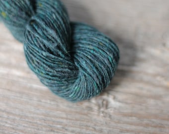 Soft Donegal Tweed yarn 100gr, 50gr or 25gr Donegal Soft merino tweed Merino wool Hand knitting yarn New shade 5612 Cnapastun