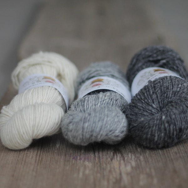 MARUMA yarns Chunky wool 100% Wool yarn 85g/2.99oz 1ply Natural wool yarn Natural colors  - white, light gray and dark gray