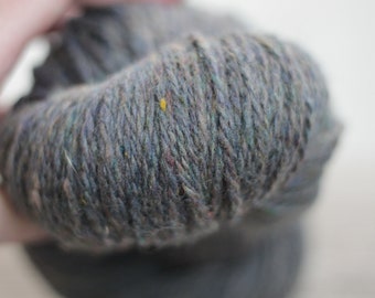 Dundaga wool tweed yarn 6/2  natural rustic wool non superwash wool yarn DK weight wool yarn blue gray with speckles